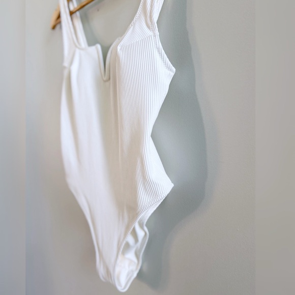 H&M Ivory Ribbed Swimsuit Small - Picture 2 of 3